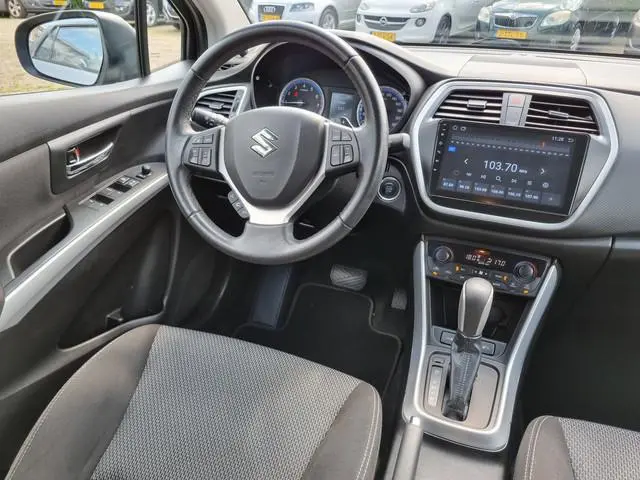 Suzuki S-Cross