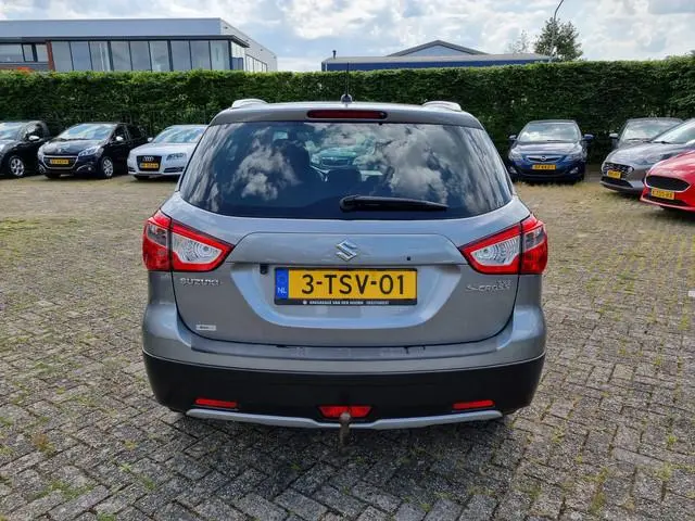 Suzuki S-Cross