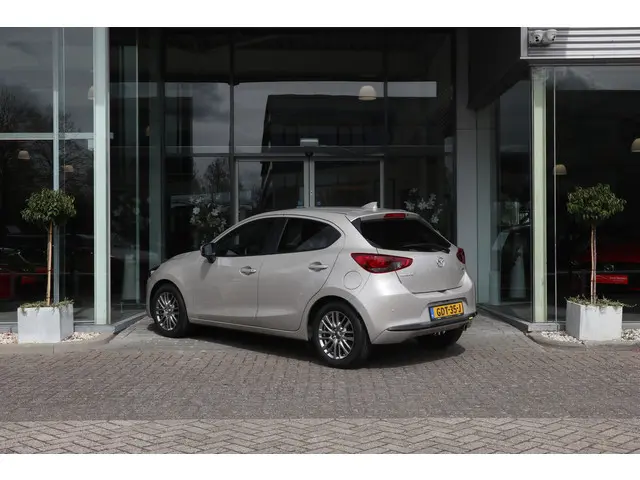 Mazda 2 1.5 e-SkyActiv-G 90 Exclusive-Line Demo LED / Clima / Camera / Cruise / LM-Velgen