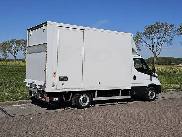 IVECO DAILY 35S12 bakwagen laadklep!