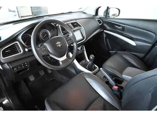 Suzuki S-Cross