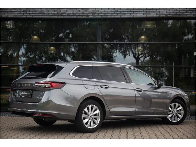 ŠKODA Superb Combi 1.5 TSI MHEV First Edition , Adaptive cruise, Massage, Stuur/stoelverwarming,