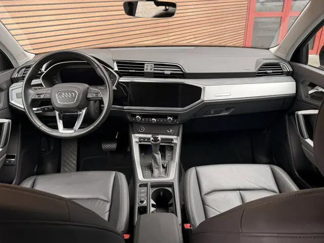 Audi Q3 45 TFSI e Advanced edition