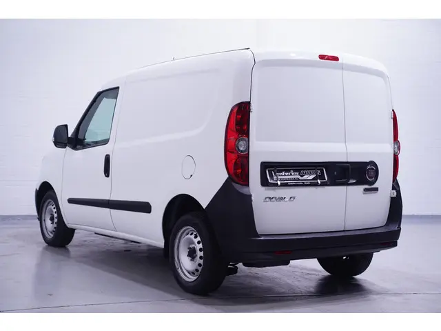 Fiat Doblo 1.3 Mjet 95 pk L1H1 Airco, 3-Zits, Bluetooth Laadruimte pakket