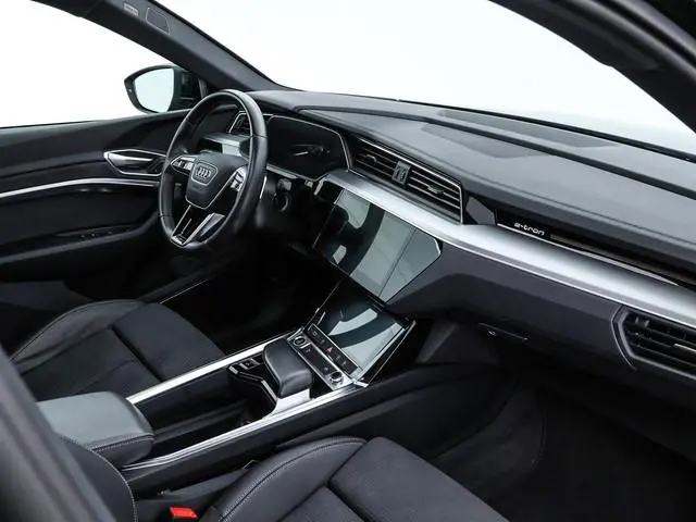 Audi e-tron Sportback 55 Quattro S edition 95 kWh / 408pk · SOH 98% · Panoramadak · Luchtvering · Ca...