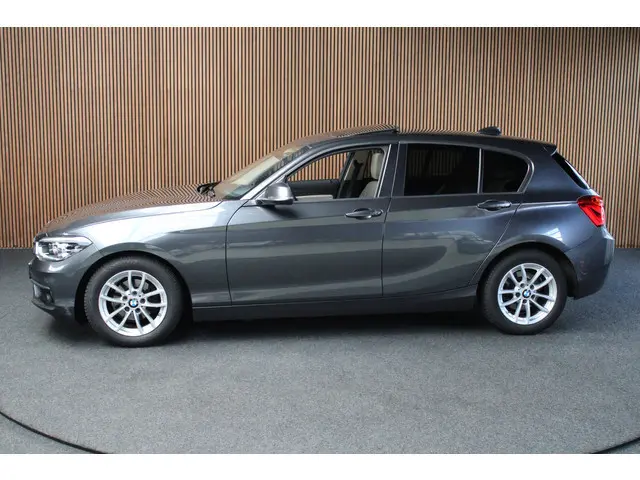 BMW 1-serie 118i Centennial High Executive Leder - Climate - Navi