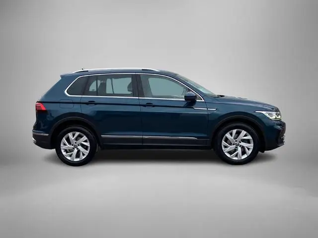Volkswagen Tiguan 1.5TSI/150PK Elegance DSG · Navigatie · Trekhaak · Apple/Android Car Play · Camera