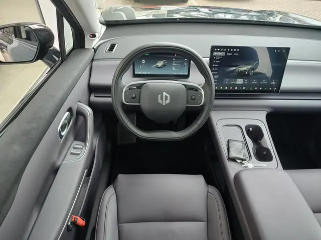 Leapmotor C10