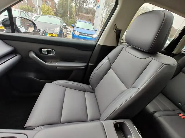 Leapmotor C10