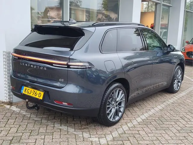 Leapmotor C10