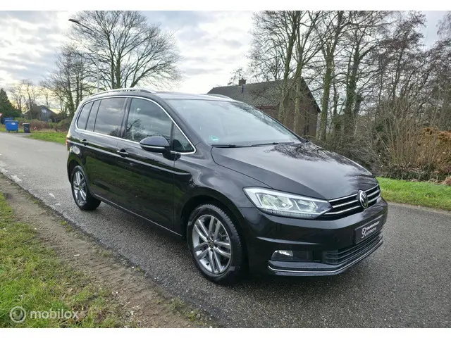 Volkswagen Touran 1.5 TSI Highline / Navi / Carplay / Luxe