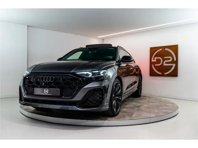 Audi Q8 60 TFSI E Quattro S-Edition Competition 490PK FACELIFT | 2025 DIRECT LEVERBAAR | 5 Jaar Gara...