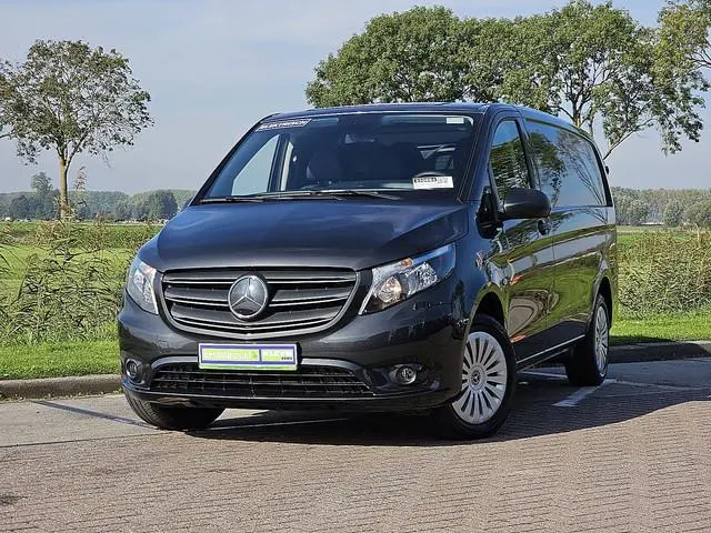 MERCEDES-BENZ EVITO L2 Bumpers-Kleur 66kWh 280KM WLTP Airco Automaat 80kw-snelladen Achterdeuren!
