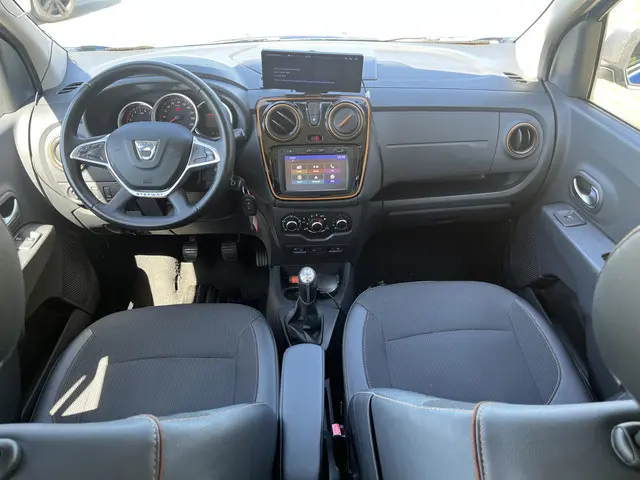 Dacia Lodgy 1.2 TCe Série Limitée Stepway 7-Persoons / Dealer onderhouden / Trekhaak afneembaar / Ca...