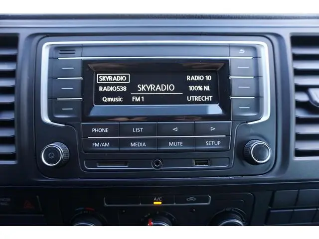 Volkswagen Transporter 2.0 TDI L1H1 Grijs metallic/Airco/1e Eig./ Trekhaak/Goed onderhouden