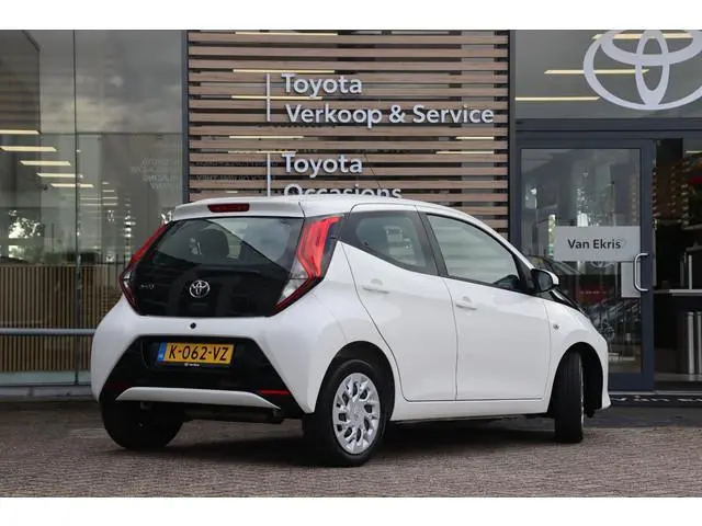 Toyota Aygo 1.0 VVT-i x-play, parkeercamera