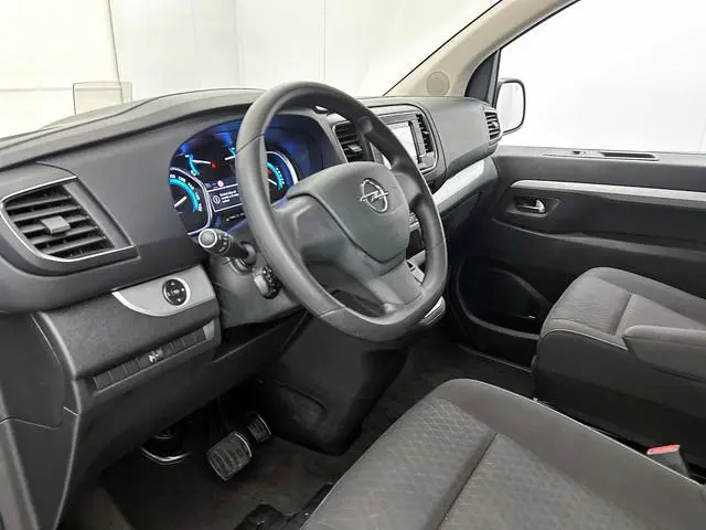Opel Vivaro-e Combi e-Zafira L2H1 75 kWh SOH 93% 8 persoons Navigatie Airco Dab Camera 360 Cruise co...