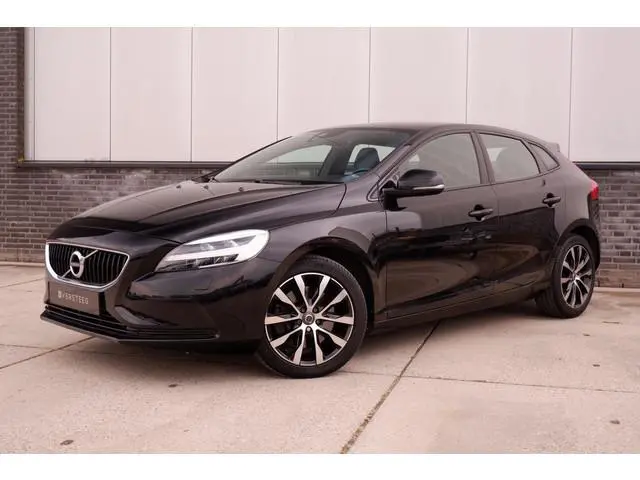 Volvo V40 1.5 T3 Dynamic Edition | Trekhaak | LED | Navi | Climate | Cruise | Stoelverwarming