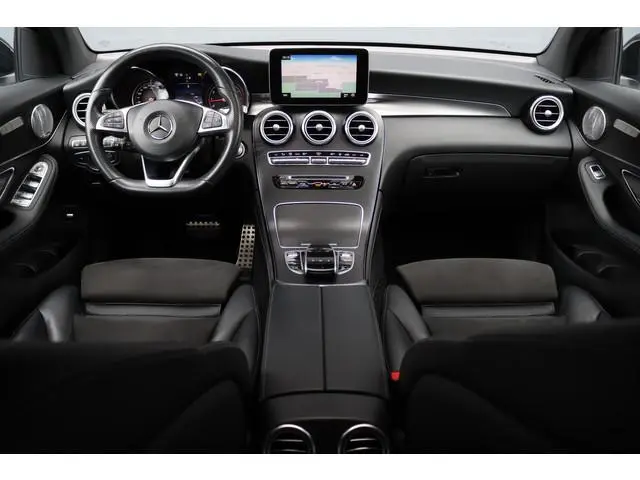 Mercedes-Benz GLC-klasse Coupé 300 4MATIC AMG Line | Luchtvering | Burmester | Distronic+ | Standkac...