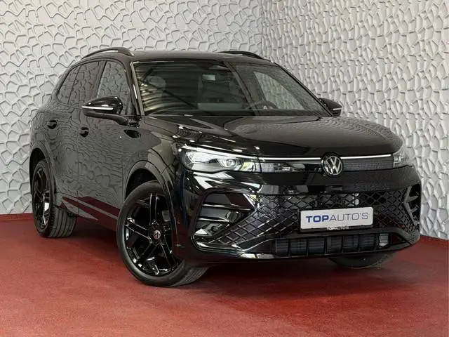 Volkswagen Tiguan 1.5 eTSI 150PK BENZINE  R-Line Black Style | Panorama | HUD | Trekhaak | 360° Came...