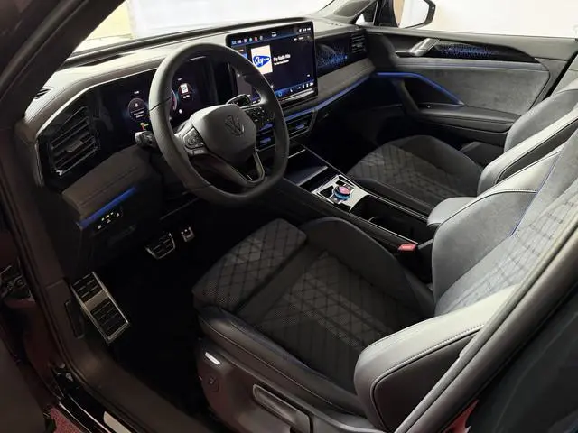 Volkswagen Tiguan 1.5 eTSI 150PK BENZINE  R-Line Black Style | Panorama | HUD | Trekhaak | 360° Came...