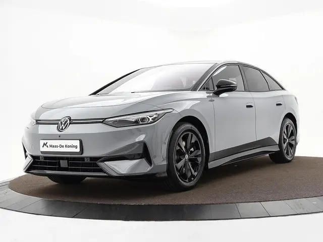 Volkswagen ID.7 Limited Edition 77 kWh accu 286 PK PRIVATE LEASE VANAF €499P/M · Achteruitrijcamera...