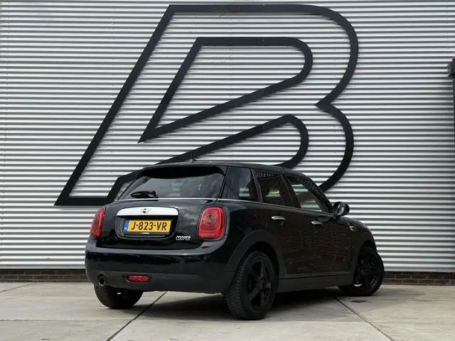MINI 5-Deurs 1.5 Cooper Chili Business Airco|Elek Ramen|LM Velgen|PDC V+A|APK tot 01-2027