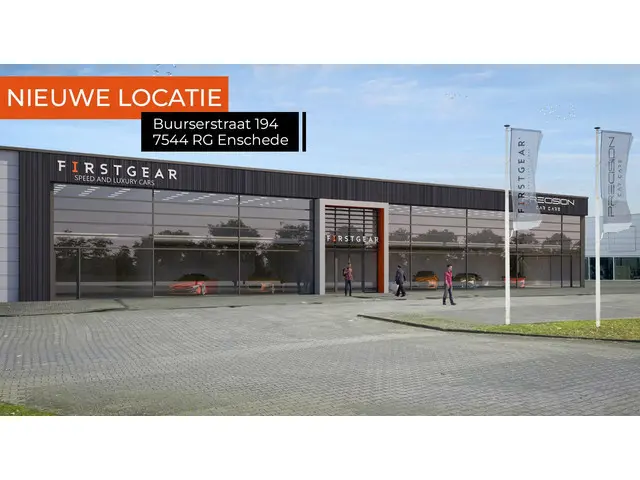 Jaguar F-TYPE P575 AWD R 75 *Panorama / Stoelventilatie / Sport-uitlaat / Meridian / Memory*