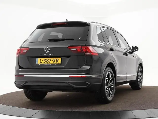 Volkswagen Tiguan 1.5 TSI 150pk DSG Elegance · Camera · Apple/Android Car Play · Stuur- & Stoelverwa...
