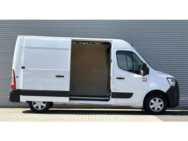 Renault Master T33 2.3 dCi 150 PK L2H2 Airco|Trekhaak|Navi|Cruise