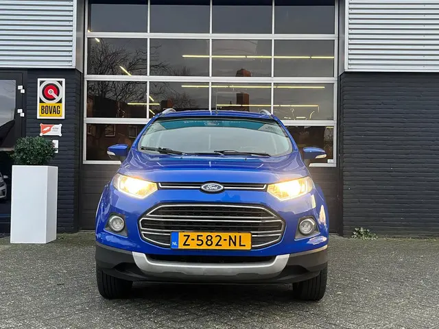 Ford EcoSport Titanium, Keyless Start / Entry, Airco, Bluetooth, PDC, Privacy Glas