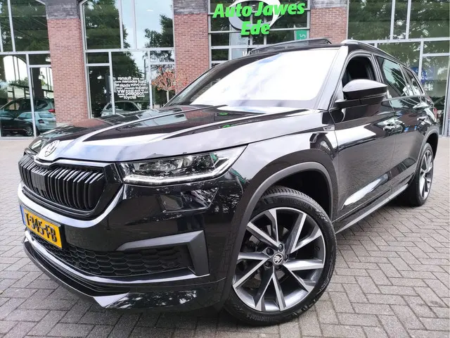 ŠKODA Kodiaq 1.5 TSI DSG Sportline Business Panoramadak - Trekhaak - Adaptieve Cr.control - 20Inch L...