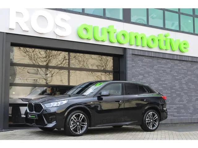 BMW X2 sDrive20i | BTW | M-SPORT | 360 CAMERA | HUD | KEYLESS | SPORTSTOELEN |