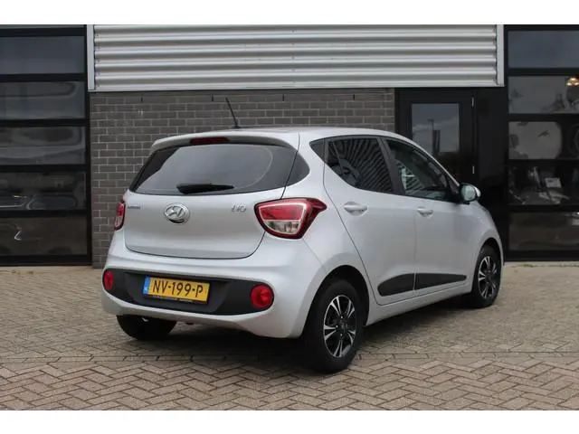 Hyundai i10 1.0i Go! / Carplay / LMV 13" / Cruise / N.A.P.