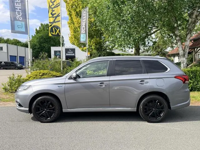 Mitsubishi Outlander 2.0 PHEV 203PK Prestige•Automaat•Leder