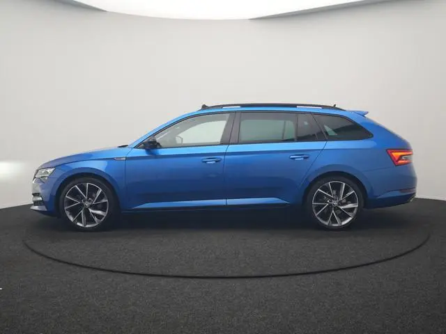 ŠKODA Superb Combi 1.4 TSI iV Sportline PHEV 218pk Dealer O.H | Panodak | Adaptive Cruise | Camera |...