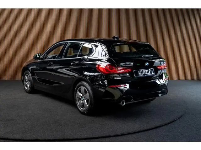BMW 1-serie 116i Navi Climate PDC Stuurverwarming Stoelverwarming LM velgen BTW auto