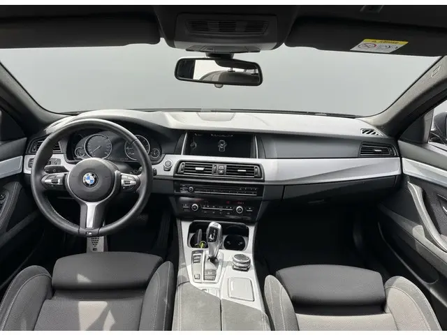 BMW 5-serie Touring 520IA M-SPORT EXECUTIVE NAVI/LED/PDC/M-PAKKET