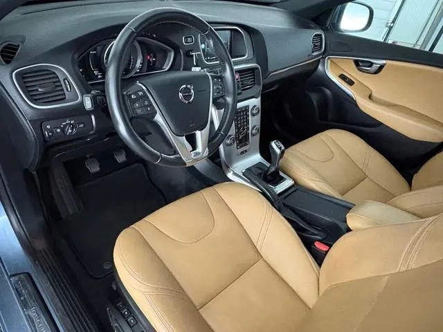 Volvo V40