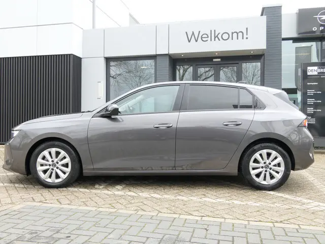 Opel Astra 1.2 Turbo Business Edition | Winter Pack | Privacy Glass