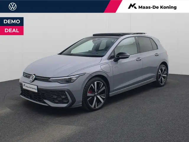 Volkswagen Golf 1.5eHybrid 200kW/272PK Black Style GTE · Panoramadak · 360°Camera + Parkeersensoren...