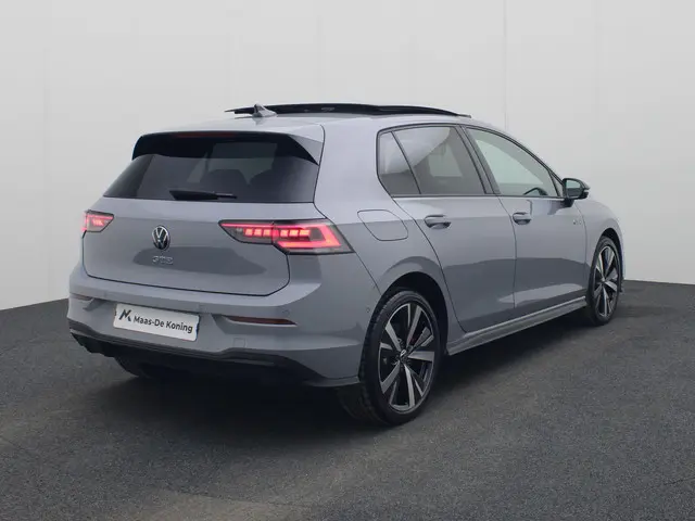 Volkswagen Golf 1.5eHybrid 200kW/272PK Black Style GTE · Panoramadak · 360°Camera + Parkeersensoren...