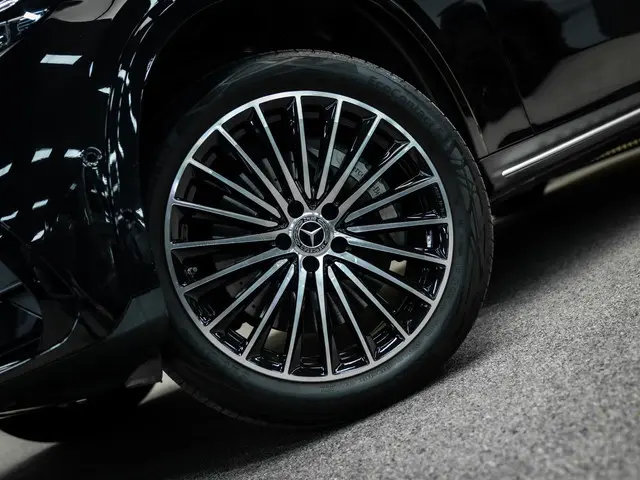 Mercedes-Benz GLC-klasse 300e 4MATIC AMG Line | Stoelverwarming | Burmester | Trekhaak | Comfort Sto...