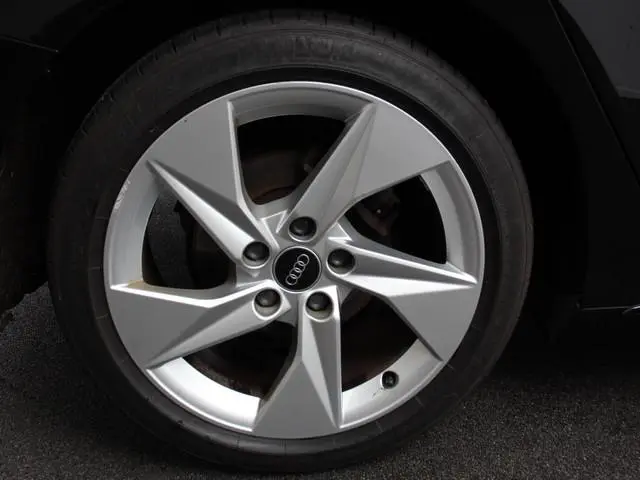 Audi A3 Sportback 30 TFSI S edition S-tronic Navigatie Apple Carplay/Android Auto Parkeersensoren Ad...