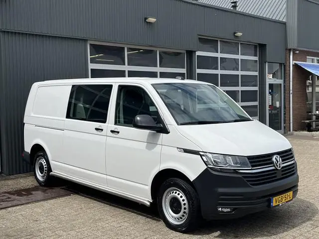 Volkswagen Transporter 2.0 TDI L2H1 DC 150pk Airco Cruise controle Trekhaak 2500kg trekgewicht Apple...
