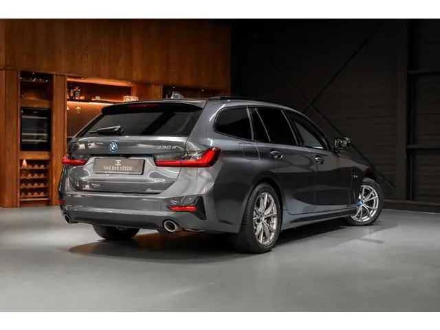 BMW 3-serie Touring 330e Business Edition Plus M Sport | Stuurwielverwarming | Dealer Onderhouden