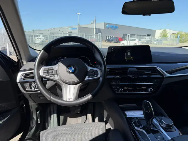 BMW 5-serie Touring BJR 2017 530i 252 PK Executive ELEK. STOELEN | VIRTUAL DISPLAY | ELEK. KLEP | SP...