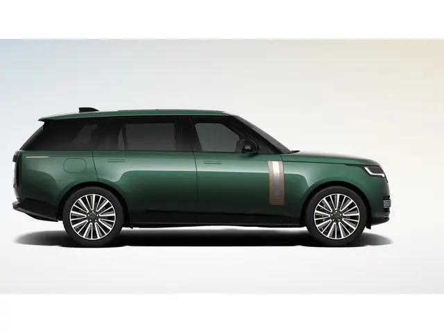 Land Rover Range Rover 3.0 P460e LWB SV PHEV | British Racing Green in Gloss Finish | Hot Stone mass...