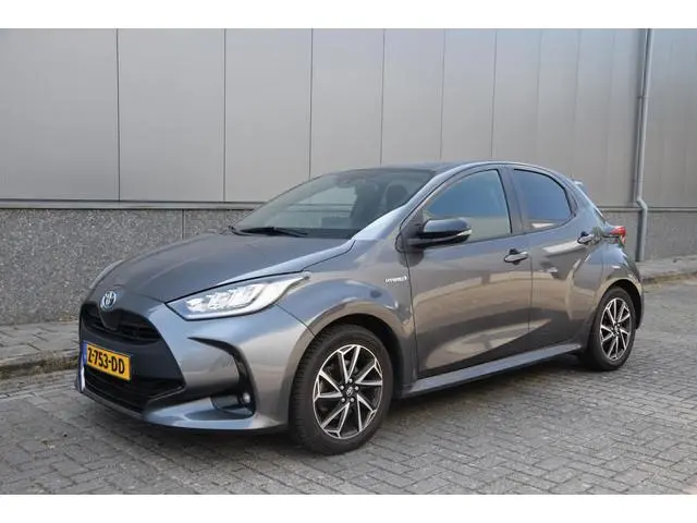 Toyota Yaris 1.5 Hybrid Executive | Stuurverwarming | Trekhaak | Stof/-lederen bekleding |