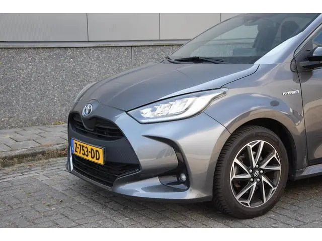 Toyota Yaris 1.5 Hybrid Executive | Stuurverwarming | Trekhaak | Stof/-lederen bekleding |